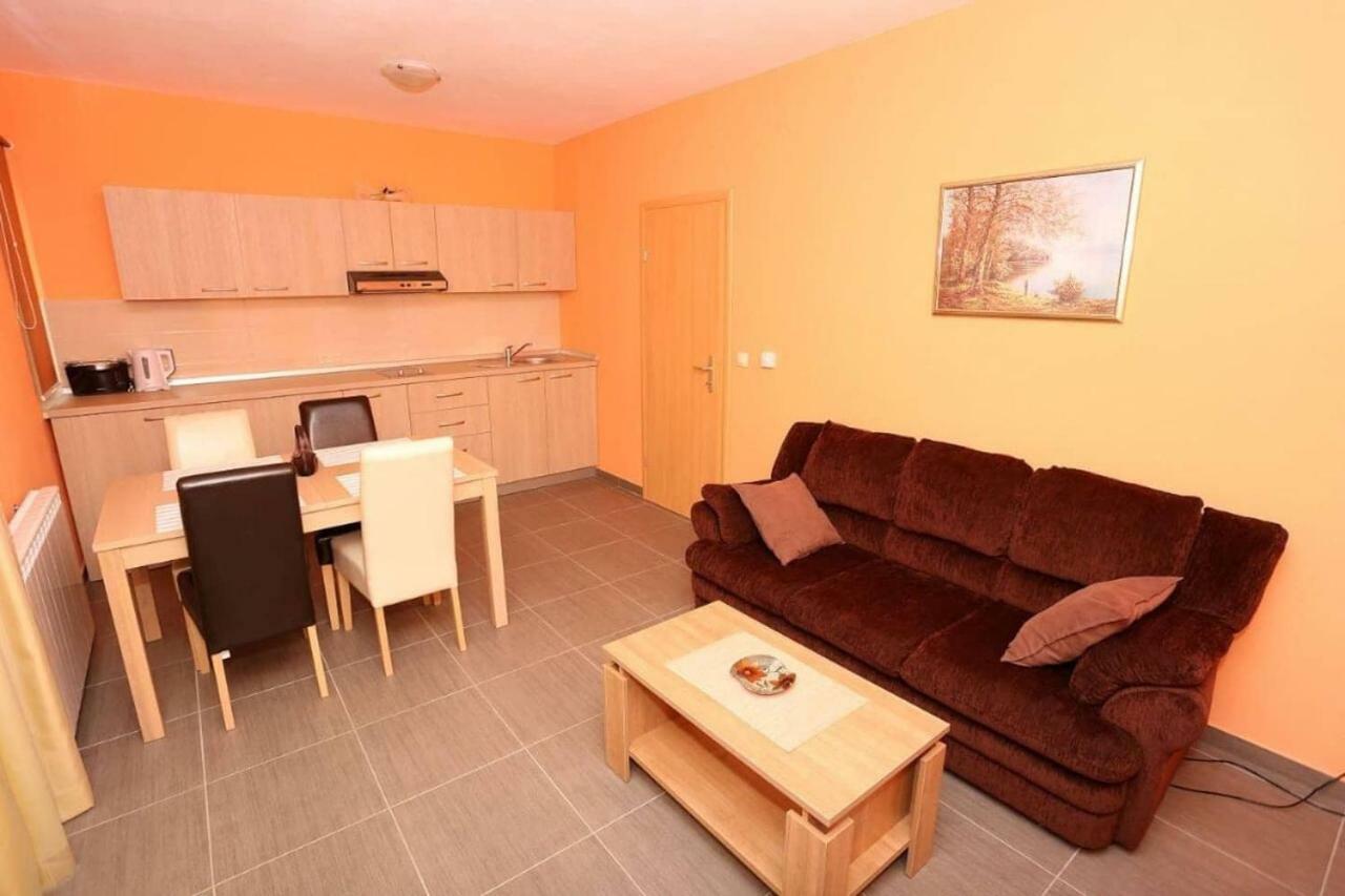 Apartmani Lili Sukošan المظهر الخارجي الصورة