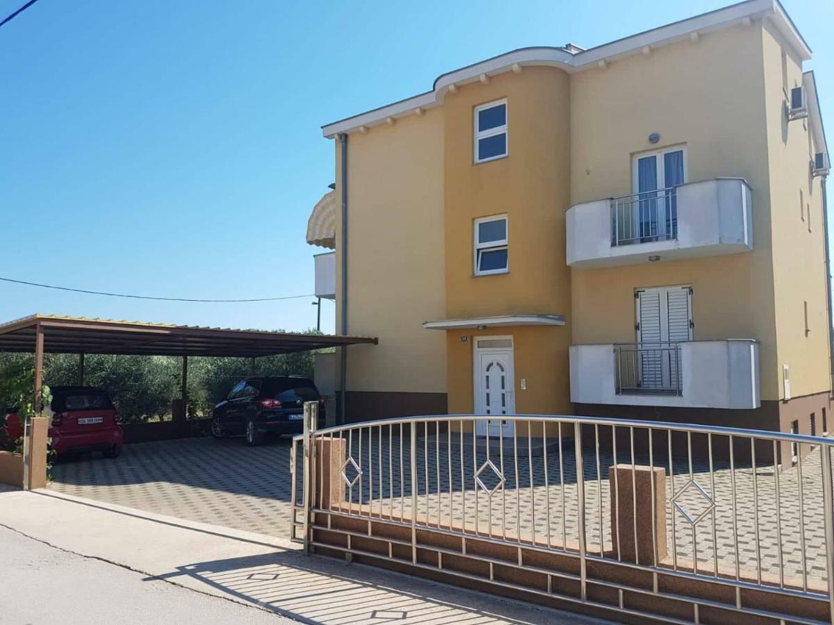 Apartmani Lili Sukošan المظهر الخارجي الصورة