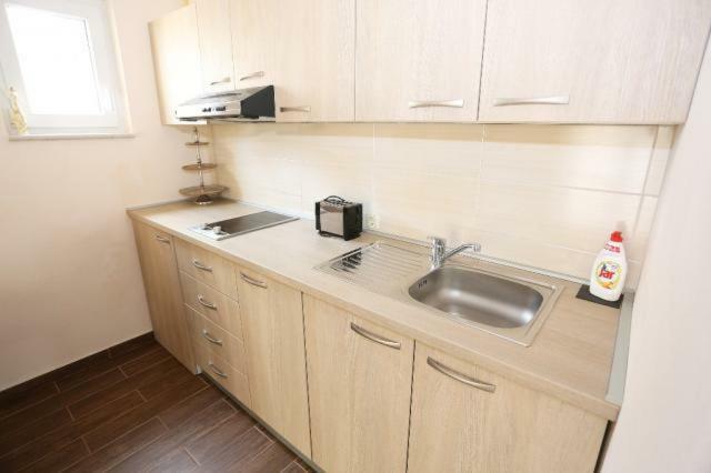 Apartmani Lili Sukošan المظهر الخارجي الصورة