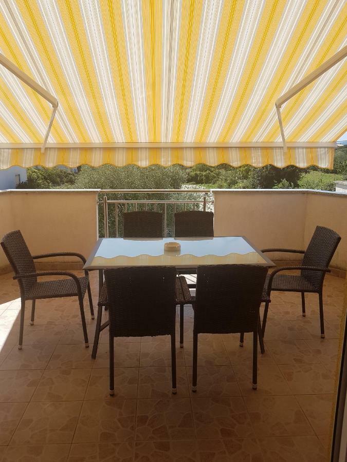 Apartmani Lili Sukošan المظهر الخارجي الصورة