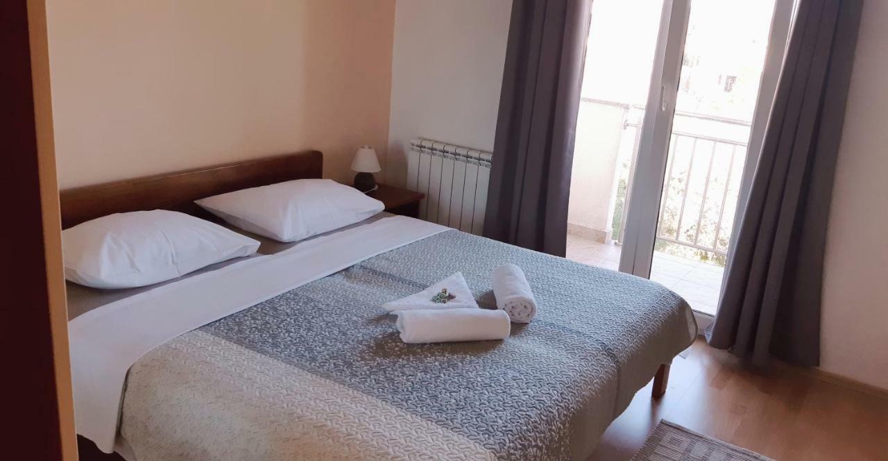 Apartmani Lili Sukošan المظهر الخارجي الصورة